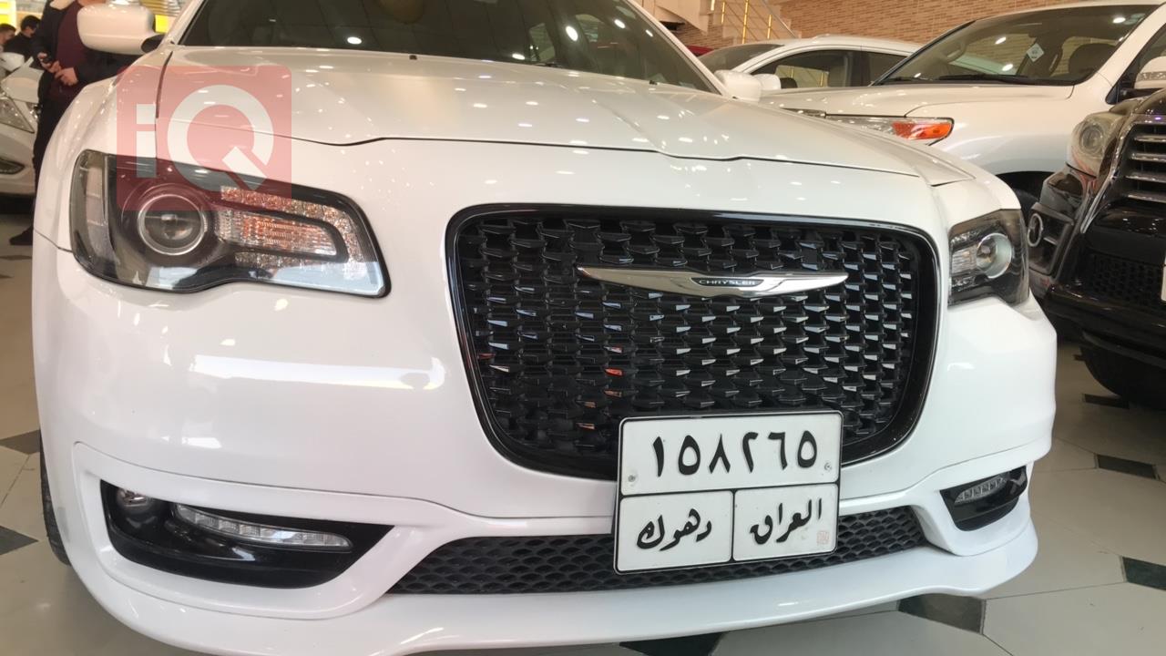 کرایسلەر 300